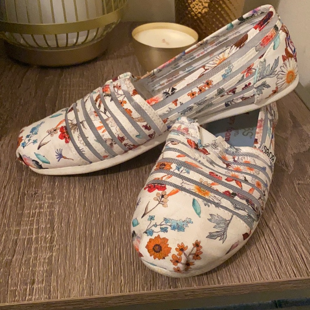 White Floral Bobs